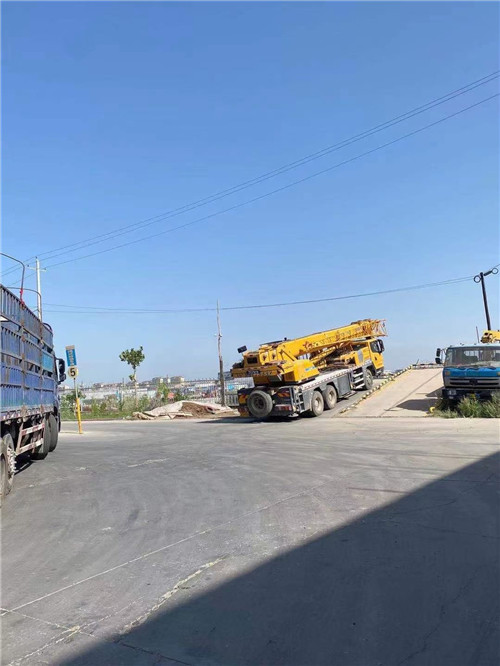 通化县25吨吊车的租赁价格大概是多少？