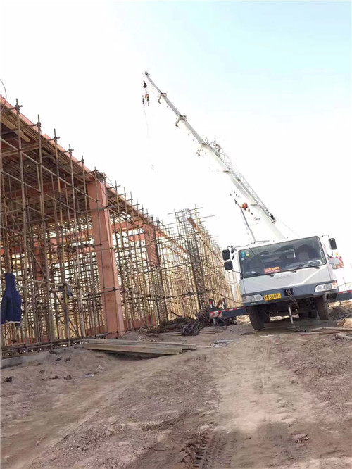 通化县25 吨、50 吨吊车怎么选？多大重量 / 半径适合对应车型？