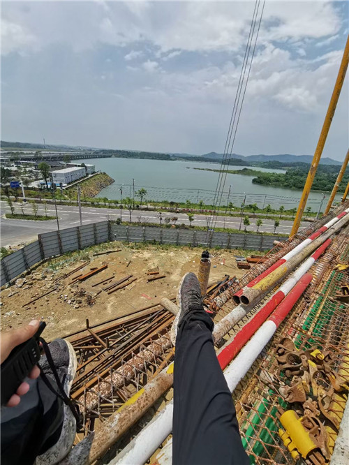 通化县作业中发生设备损坏或人员意外，责任怎么划分？