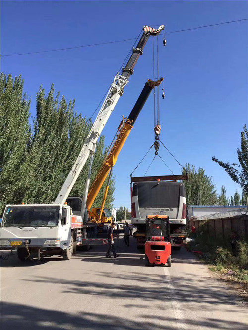 通化县港口集装箱搬运案例